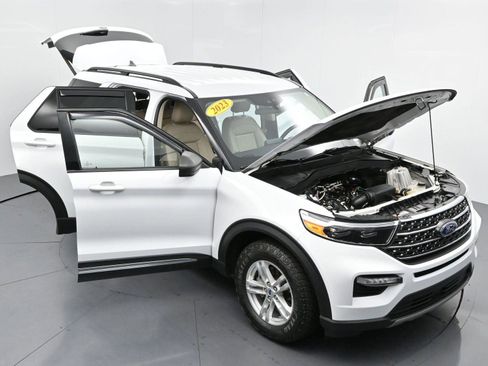 Used 2023 Ford Explorer XLT w/ Equipment Group 202A AWD/4WD image 47