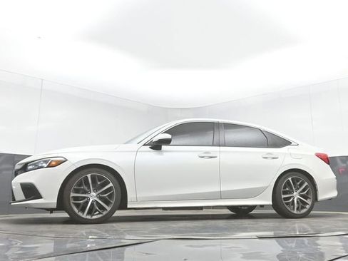 Used 2023 Honda Civic Touring image 30