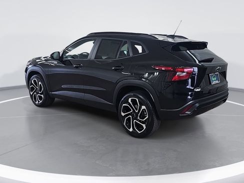 Certified 2025 Chevrolet Trax RS w/ Sunroof Package FWD image 6