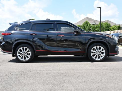 Used 2021 Toyota Highlander Limited AWD/4WD image 8