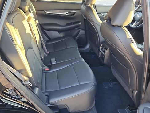 Used 2022 INFINITI QX50 Luxe w/ Appearance Package image 18