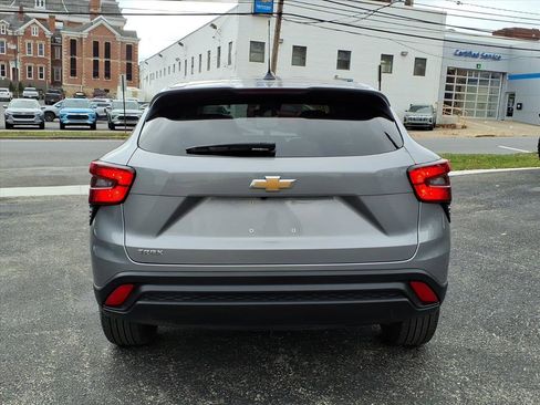 Certified 2025 Chevrolet Trax LS w/ LS Convenience Package image 5