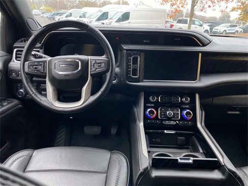 Used 2023 GMC Yukon XL Denali w/ Denali Reserve Package image 8