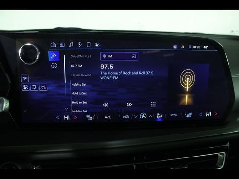 Used 2024 Chevrolet Traverse LT w/ Enhanced Driving Package image 27