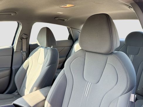 Used 2024 Hyundai Elantra SEL image 12