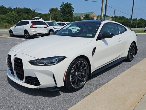 Used 2023 BMW M4 Coupe w/ Executive Package RWD image 3