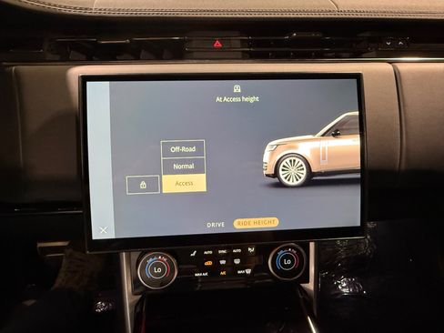 Used 2023 Land Rover Range Rover SE AWD/4WD image 38