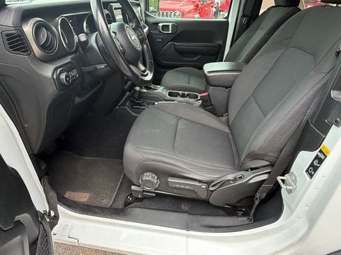 Used 2020 Jeep Wrangler Sport AWD/4WD image 16