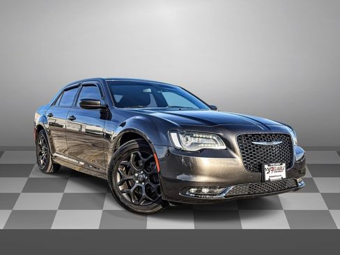 Used 2020 Chrysler 300 S image 1
