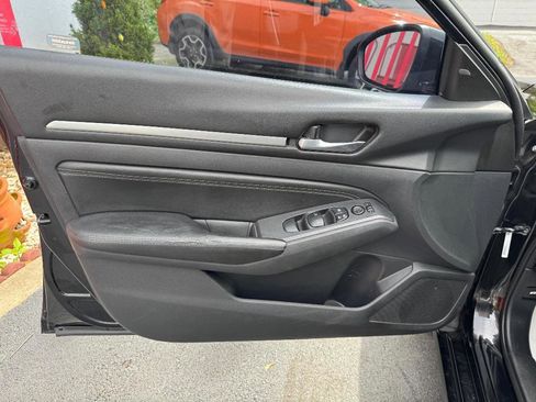 Used 2019 Nissan Altima 2.5 SV FWD image 11
