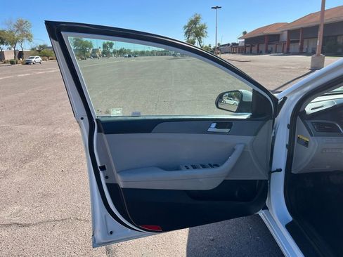 Used 2016 Hyundai Sonata SE image 21