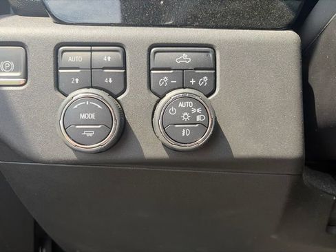 Used 2023 Chevrolet Silverado 1500 RST w/ Z71 Off-Road Package AWD/4WD image 16
