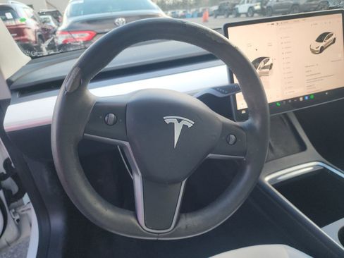Used 2023 Tesla Model 3 Standard Range image 17