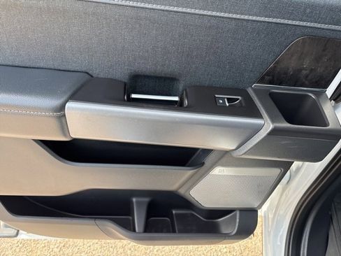 Used 2023 Ford F150 Lariat w/ Trailer Tow Package image 16