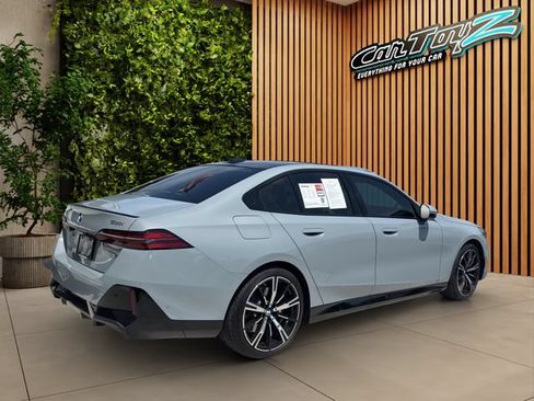 Used 2026 BMW 530i xDrive w/ M Sport Package AWD/4WD image 3