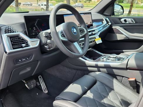 New 2026 BMW X5 xDrive50e w/ M Sport Package AWD/4WD image 9