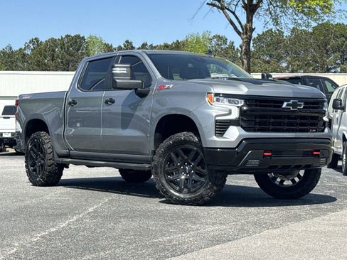 Used 2025 Chevrolet Silverado 1500 LT Trail Boss w/ LT Trail Boss Premium Package image 2