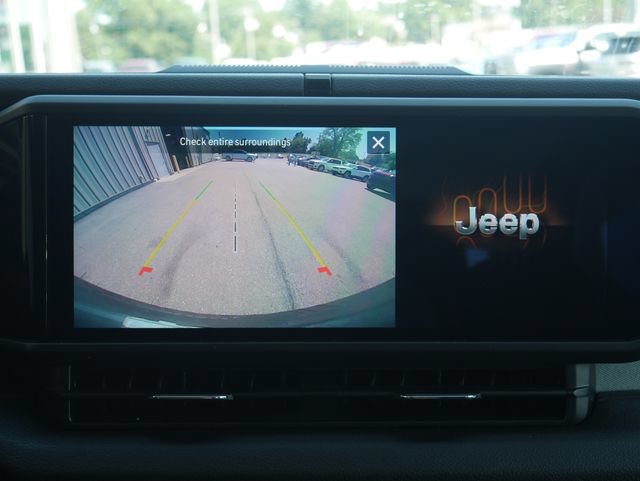 Used 2025 Jeep Wrangler Sport AWD/4WD image 4