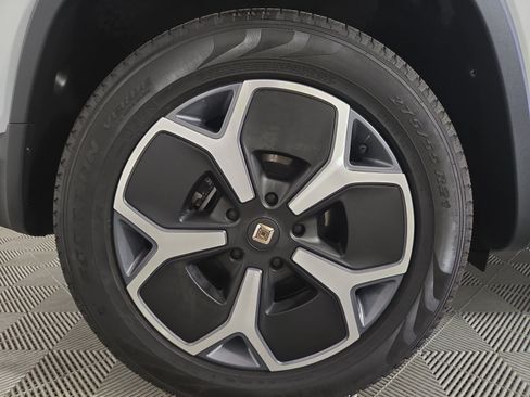 Used 2024 Rivian R1S Adventure Dual AWD/4WD image 12