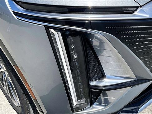New 2026 Cadillac Lyriq Premium Luxury w/ LPO, Floor Liner Package AWD/4WD image 14