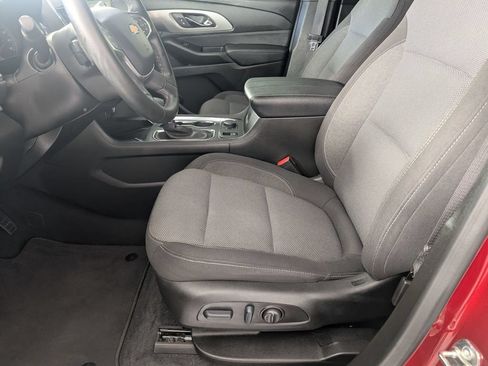Certified 2023 Chevrolet Traverse LT FWD image 12