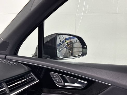 Used 2018 Audi Q7 3.0T Prestige w/ Prestige Package AWD/4WD image 18