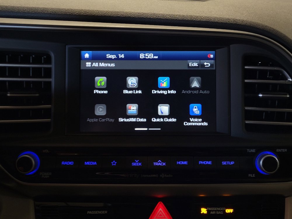 Used 2020 Hyundai Elantra Limited FWD image 25