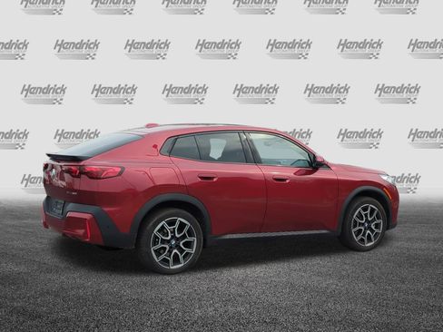 Used 2025 BMW X2 xDrive28i image 10