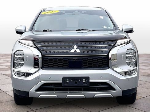 Used 2024 Mitsubishi Outlander SE AWD/4WD image 3