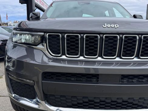 Used 2022 Jeep Grand Cherokee L Limited image 10