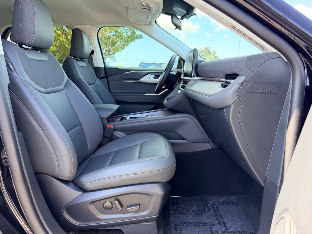 New 2026 Ford Explorer Active w/ Active Comfort Package RWD image 8