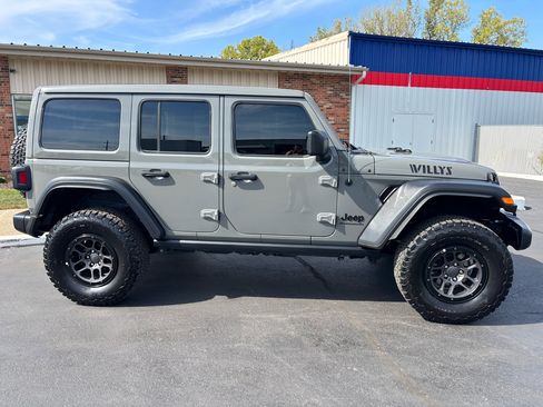 Used 2023 Jeep Wrangler Unlimited Sport image 2