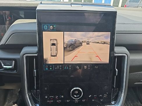 Used 2025 GMC Yukon Denali w/ Denali Reserve Package AWD/4WD image 40