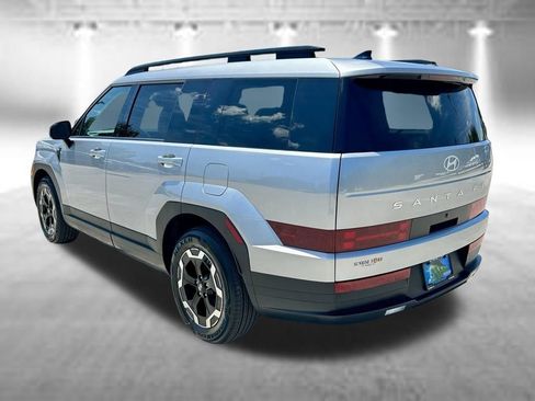 Used 2026 Hyundai Santa Fe SEL FWD image 5