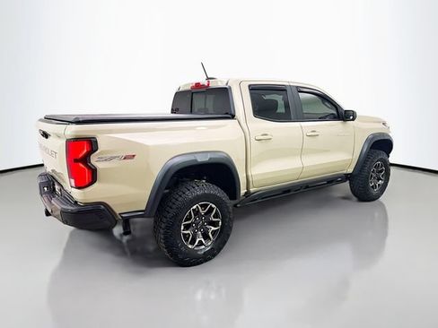 Used 2024 Chevrolet Colorado ZR2 w/ Technology Package AWD/4WD image 7