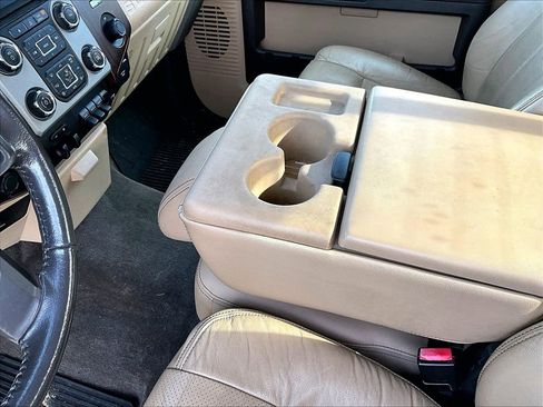 Used 2013 Ford F350 Lariat w/ Chrome Pkg image 13