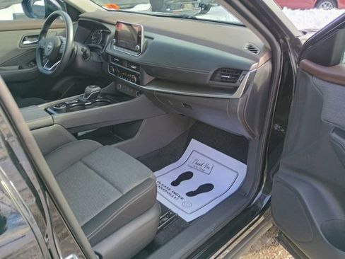 Used 2023 Nissan Rogue SV image 13