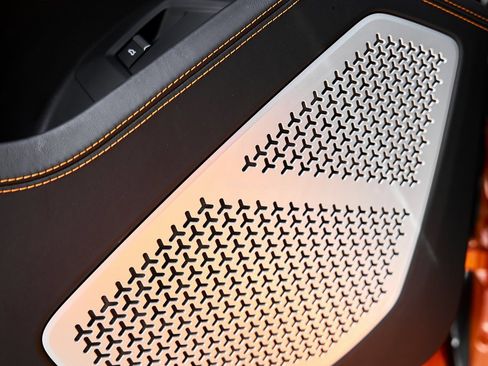 Used 2022 Lamborghini Urus image 34