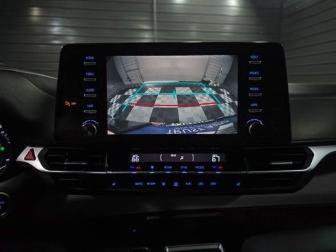 Used 2024 Toyota Sienna XLE w/ XLE Plus Package AWD/4WD image 31