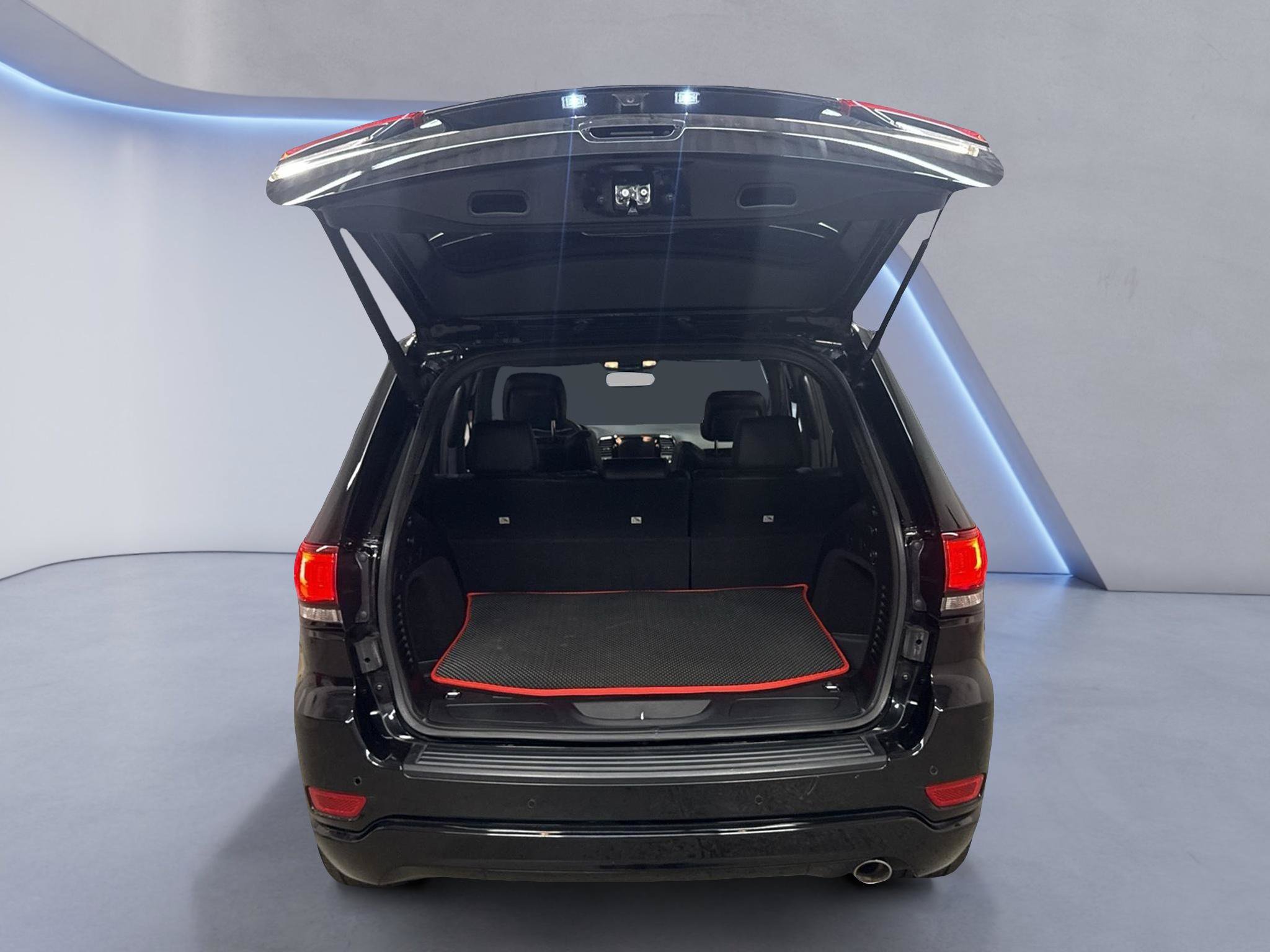 Used 2019 Jeep Grand Cherokee Altitude RWD image 13