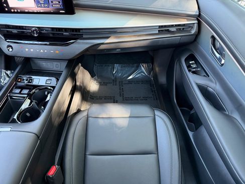 Used 2025 Nissan Murano SL AWD/4WD image 17