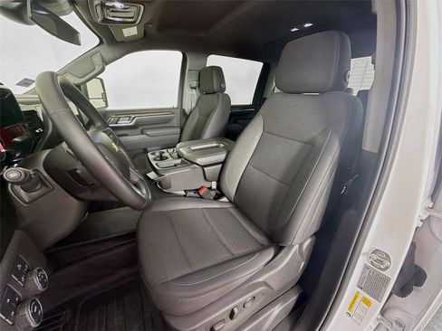 Used 2025 Chevrolet Silverado 3500 LT image 11