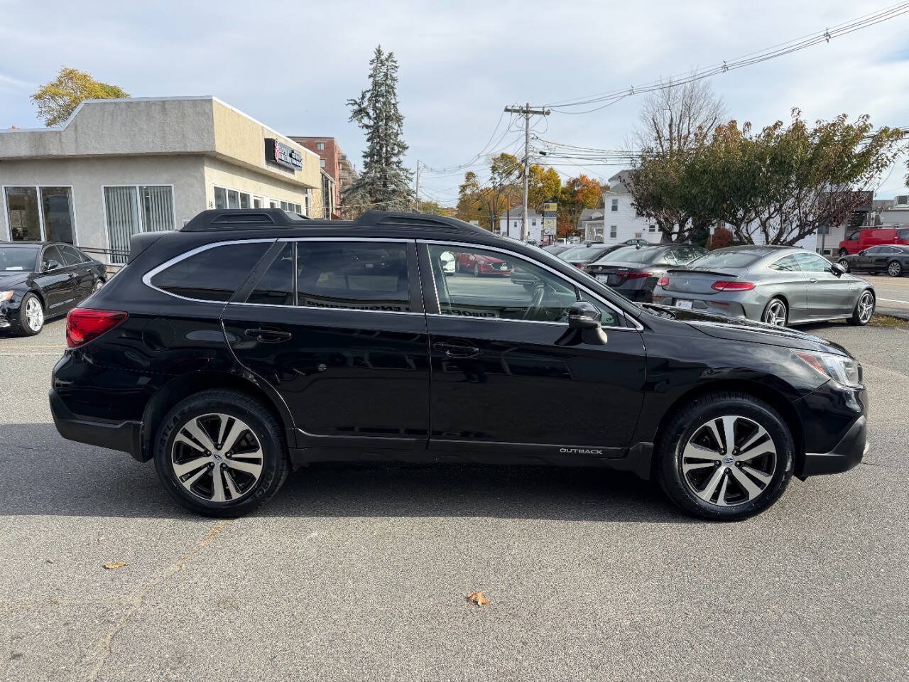 Used 2019 Subaru Outback 3.6R Limited AWD/4WD image 10