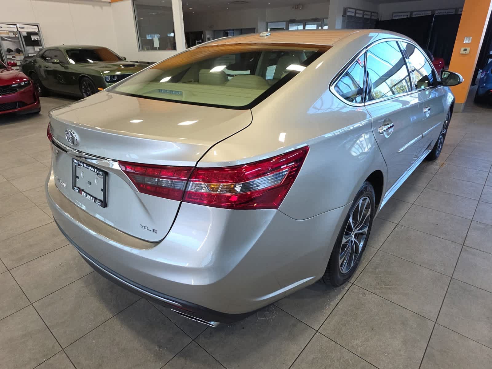 Used 2016 Toyota Avalon XLE Premium FWD image 7