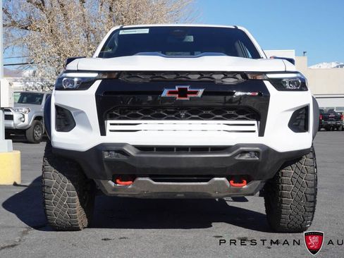 Used 2025 Chevrolet Colorado ZR2 w/ Technology Package image 18