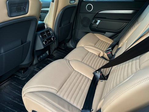 New 2025 Land Rover Discovery Dynamic SE AWD/4WD image 12