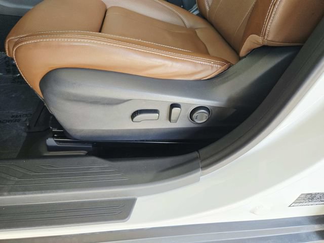 Used 2020 Subaru Outback Touring XT AWD/4WD image 17