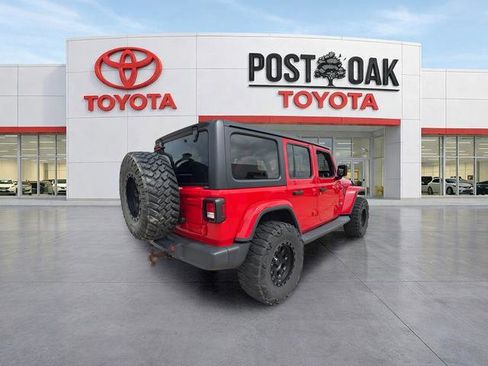 Used 2019 Jeep Wrangler Unlimited Sahara AWD/4WD image 7