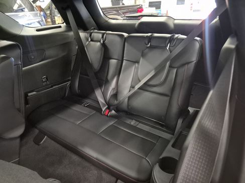 Used 2025 Ford Explorer ST-Line w/ Premium Package AWD/4WD image 18