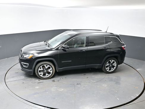 Used 2019 Jeep Compass Limited image 18